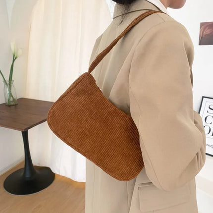 Elegant Women's Crossbody Messenger Bag with Adjustable Shoulder Strap