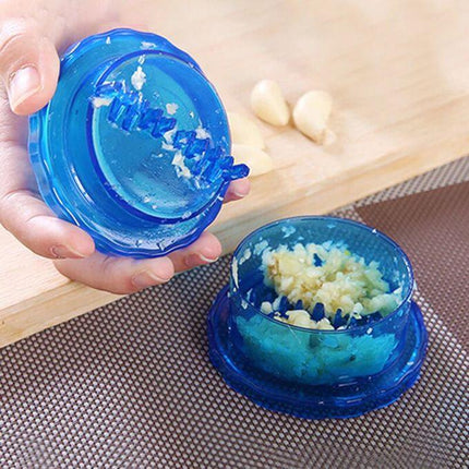 Garlic/Ginger Crusher Grater, Plastic Box Twist Peeler Mincer, Ginger Chopper Slicer Smasher Grinder