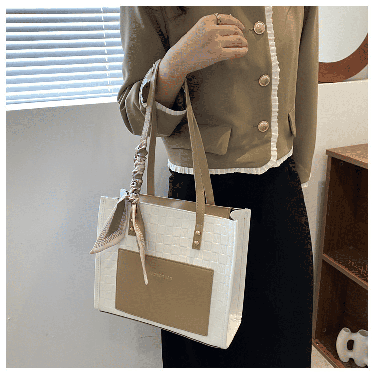 Women's Fashionable Large Capacity Shoulder Messenger Tote Bag - Casual Everyday Handbag
