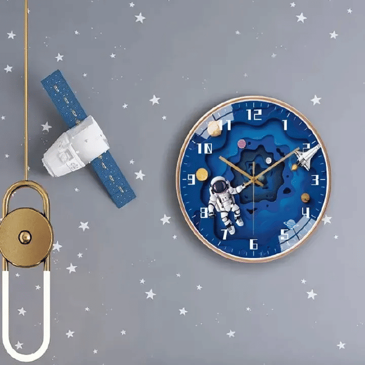 8in Astronaut Creative Wall Clock Silent Quartz Movement Plastic Glass Modern Home
