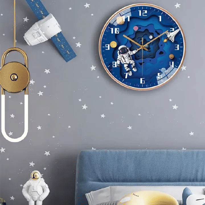 8in Astronaut Creative Wall Clock Silent Quartz Movement Plastic Glass Modern Home