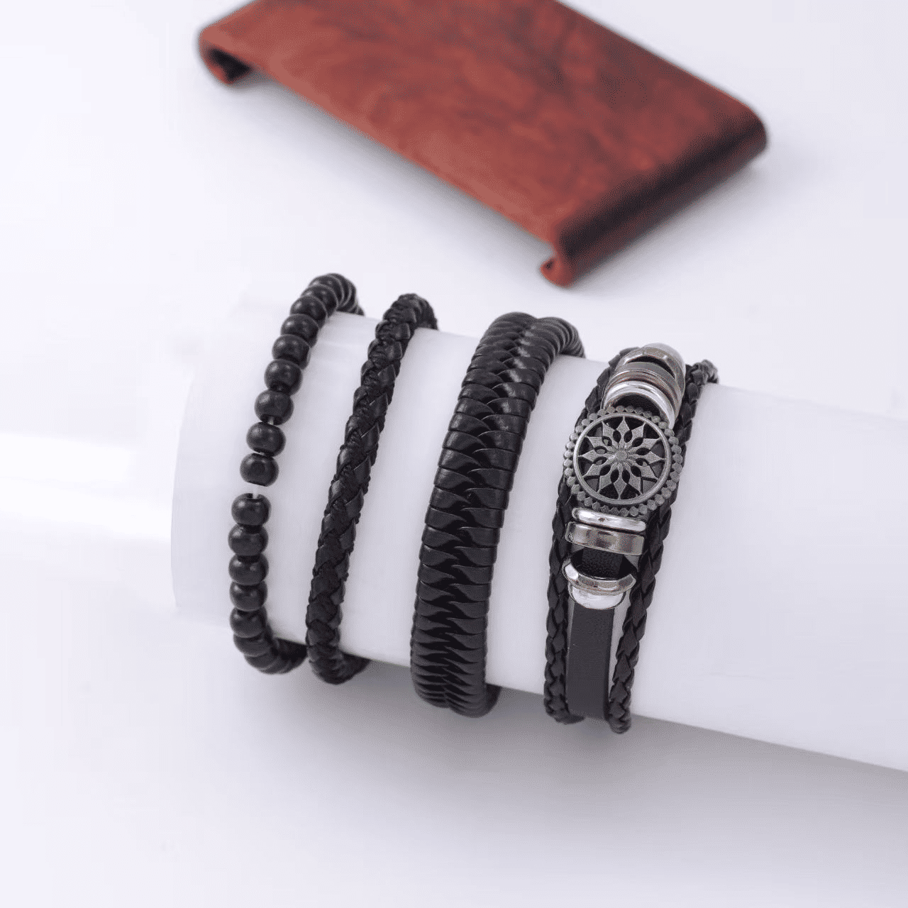 Men's 5-Piece Quartz Watch and Bracelet Set with Calendar Function
