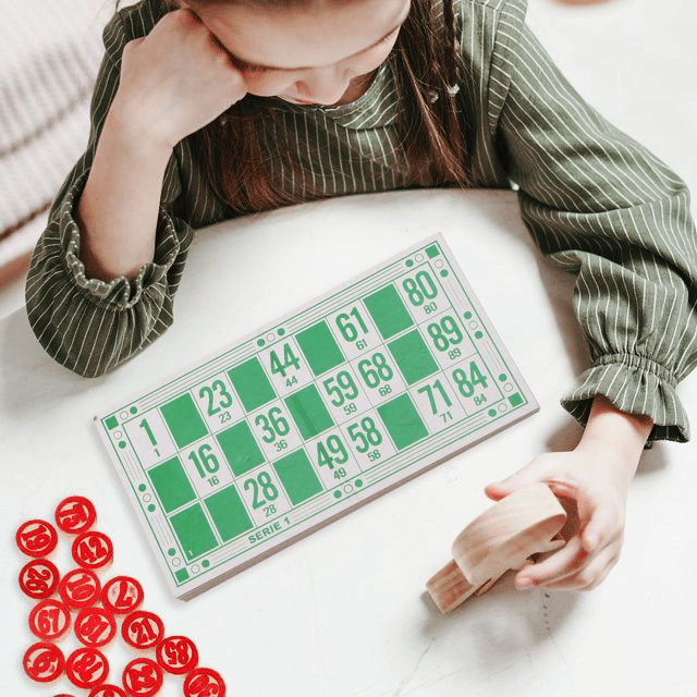 Generic Vintage Bingo Board Game 48 Cards 90 Wooden Markers